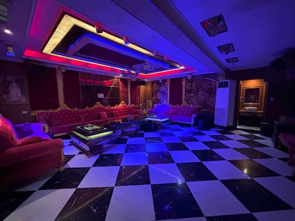 Lido De Paris Hotel Манила Екстериор снимка