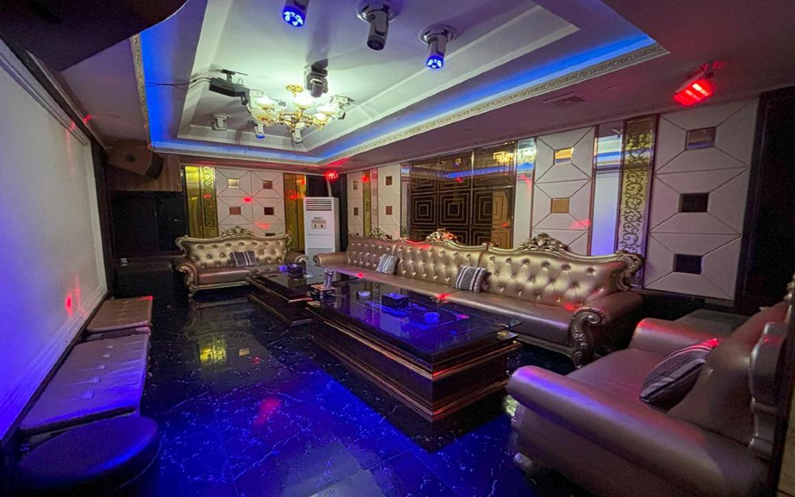 Lido De Paris Hotel Манила Екстериор снимка