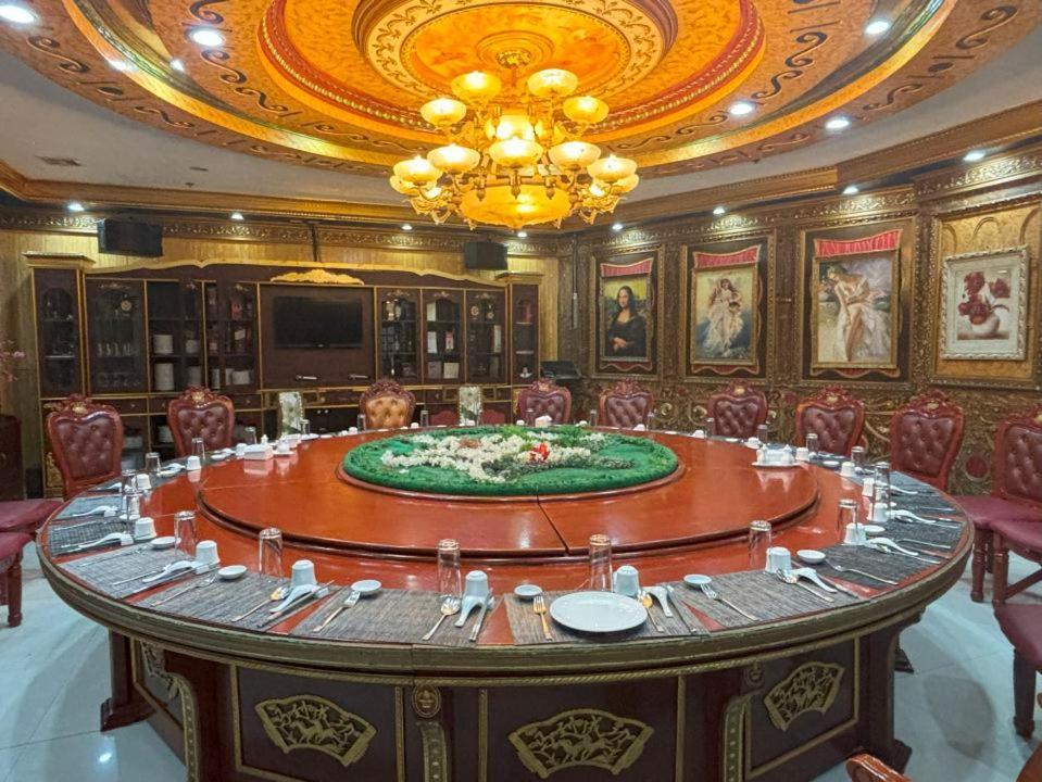 Lido De Paris Hotel Манила Екстериор снимка