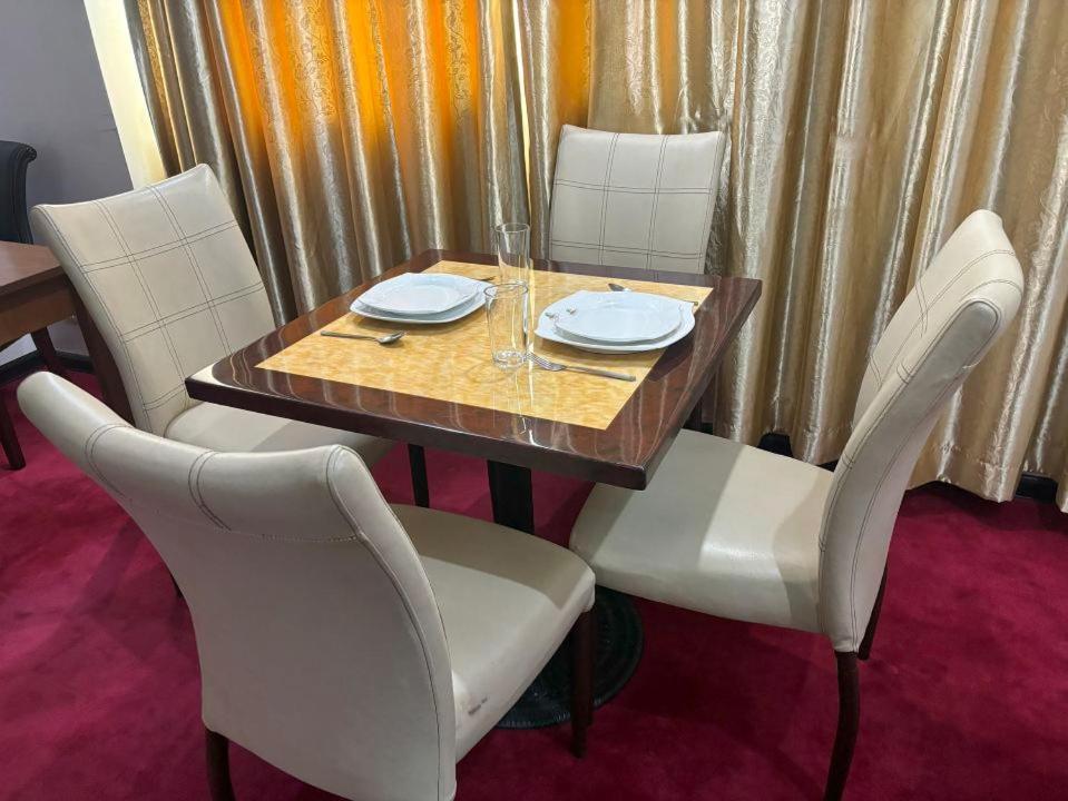 Lido De Paris Hotel Манила Екстериор снимка