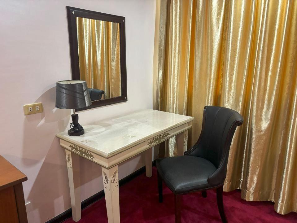 Lido De Paris Hotel Манила Екстериор снимка