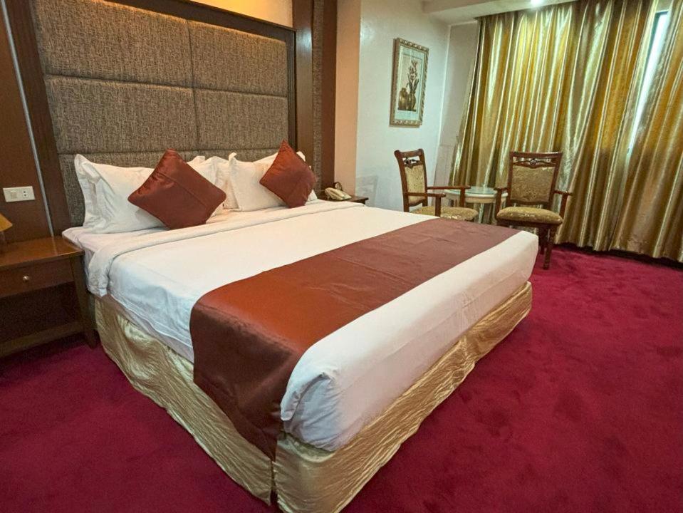 Lido De Paris Hotel Манила Екстериор снимка
