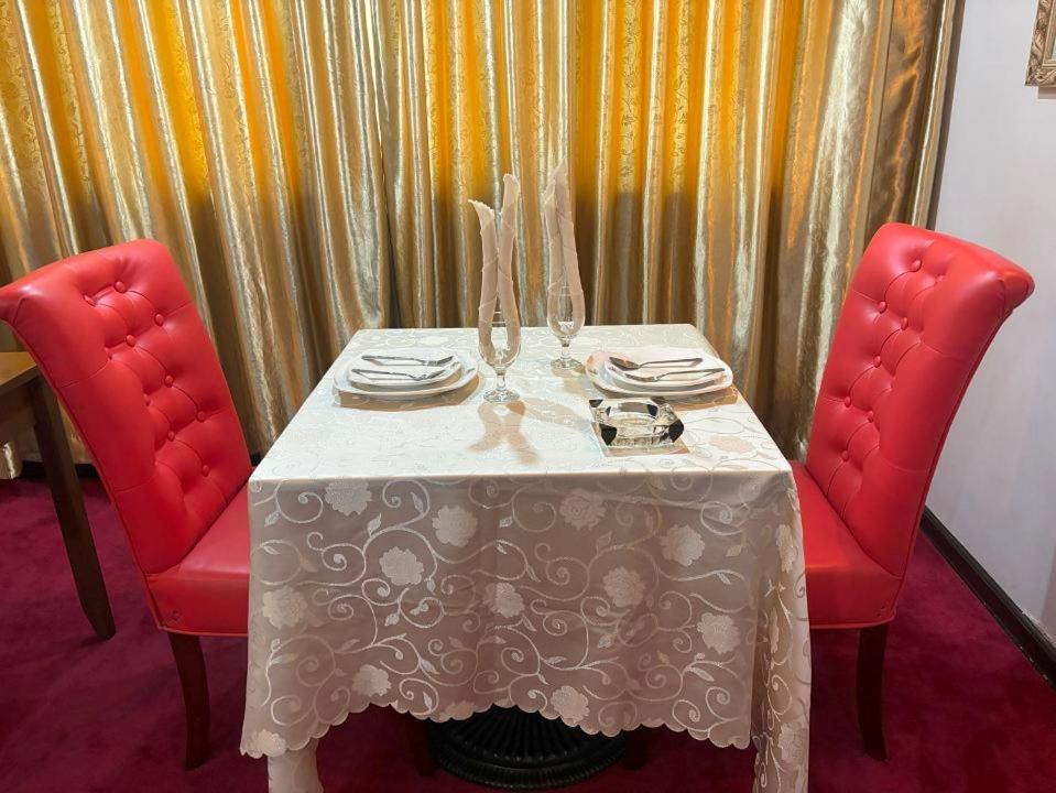 Lido De Paris Hotel Манила Екстериор снимка