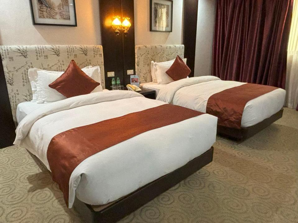 Lido De Paris Hotel Манила Екстериор снимка